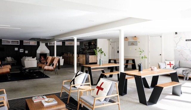 Deluxe King w/Patio | Tälta Lodge, a Bluebird by Lark | Stowe Recreation Path