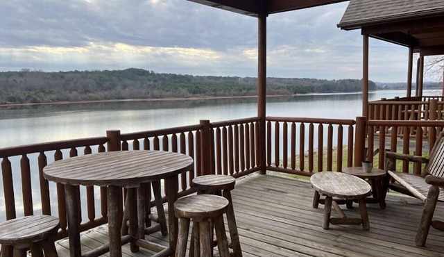 Deluxe Lakefront Cabin