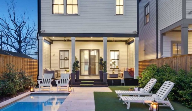 Deluxe Modern Home | Heated Pool & Game Room