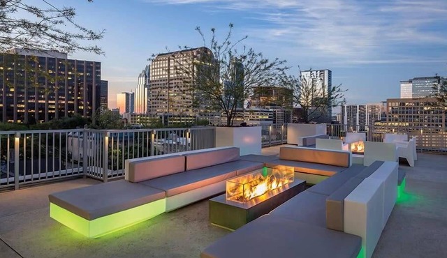 Deluxe Modern Studio in the Heart of Austin