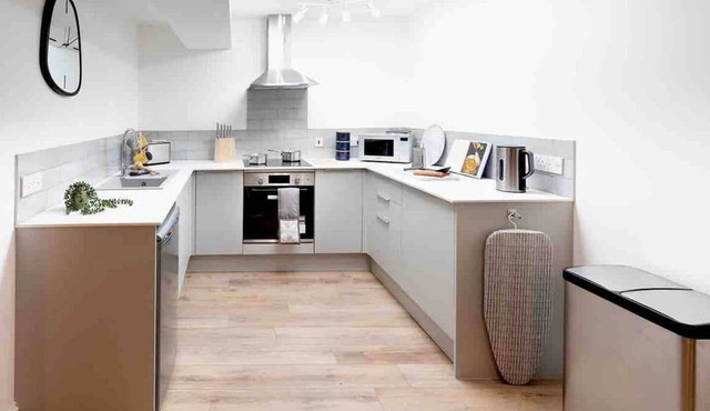 Deluxe One Bed Flat Near Ely Cathedral - Sleeps 4