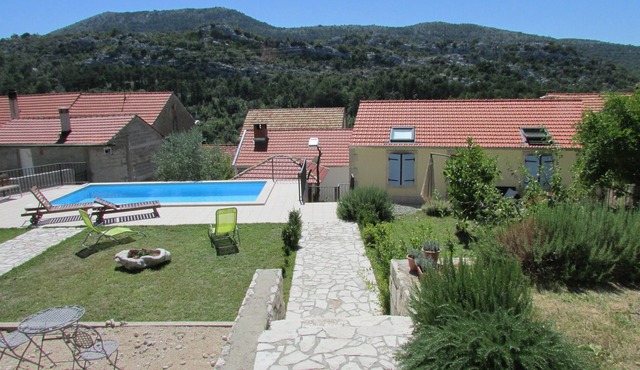 Deluxe Peljesac Villa | Holiday Home Stari Zoganj | 2 Bedrooms | Swimming Pool