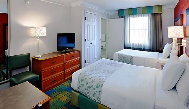 Deluxe Queen Room With Two Queen Beds