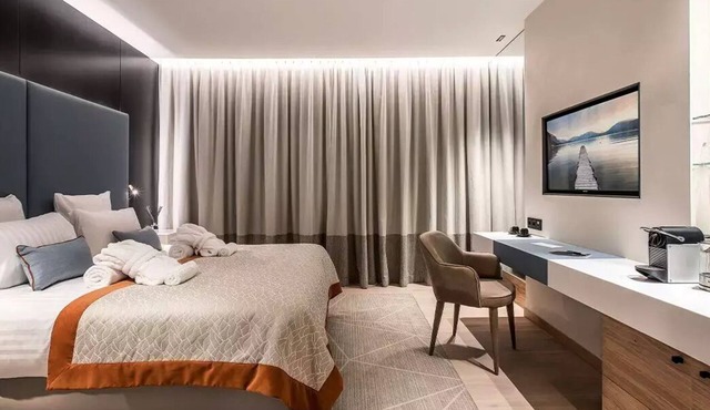 Deluxe Room 2 People