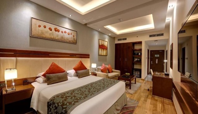 Deluxe Room Near Mashreq Metro Station By E R
