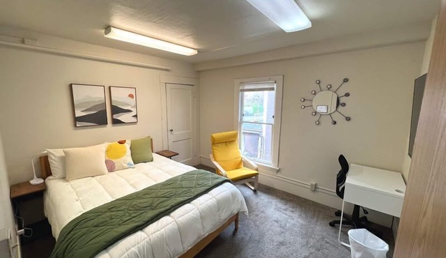 Deluxe Room, Queen Bed