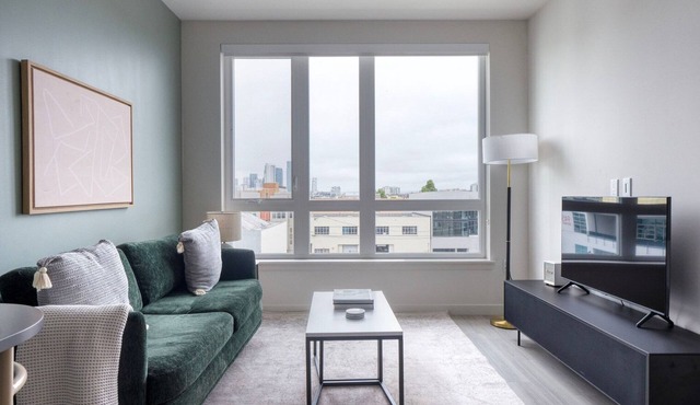 Deluxe SoMa 1BR w/Bike Storage & Parking, nr BART, by Blueground