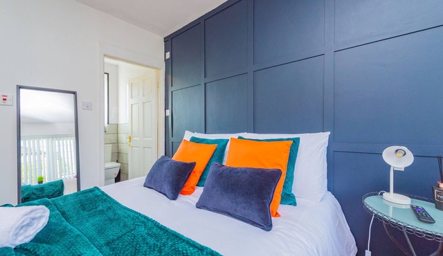 Deluxe Studio Annexe - En-Suite Shower - Heswall