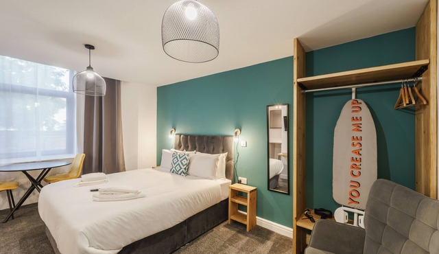 Deluxe Studio Apartments