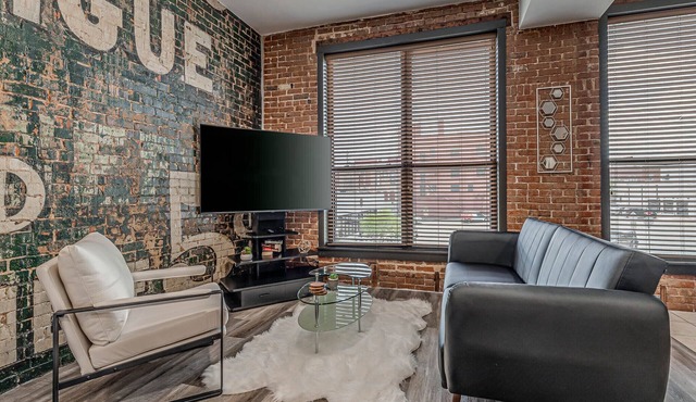 Deluxe Studio in Historic Downtown Building!