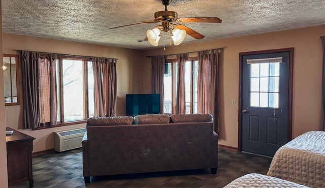 Deluxe Suite w/Full Kitchen in the Shawnee National Forest