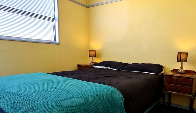 Deluxe Suite with Netflix & Spa Right Next To The Hump Ridge Track