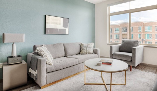 Deluxe Transit Village 1BR w/ Pool & Gym, walk to Google, by Blueground