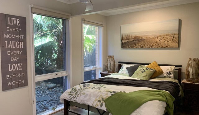 Deluxe Tropical oasis - 2 min Walk to the beach