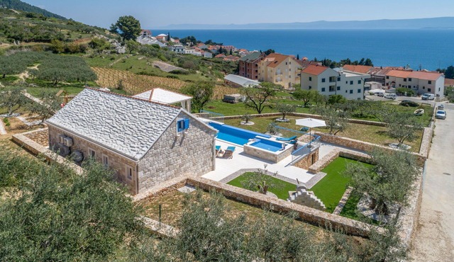 Deluxe Villa Purple Rain with Swimming Pool