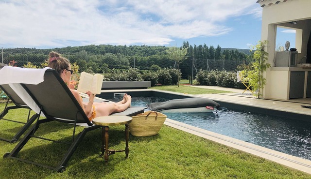 Deluxe villa with private pool and beautiful mountain view