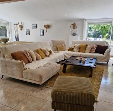 Demeure en pierre avec piscine privée