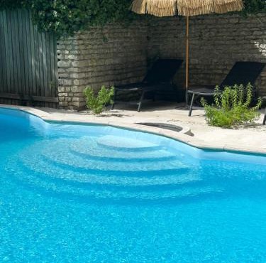 Demeures et Châteaux - Le Portail en Marais Poitevin