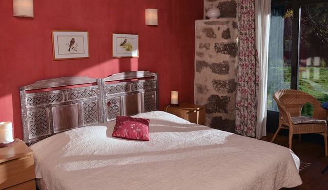 demoiselle room with bathroom