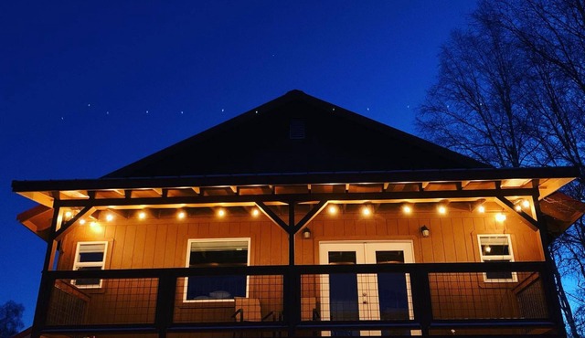 DENALI PENTHOUSE, lakefront near Talkeetna and Denali State Park