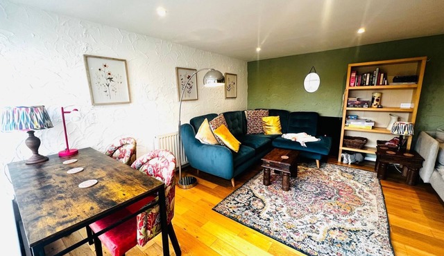 Dene Cottage - Perfect for 8 & Pets in Youlgrave - Pass the Keys