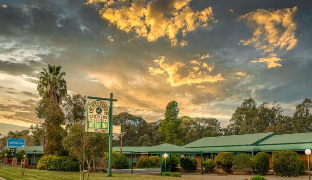 Deniliquin Country Club Motor Inn