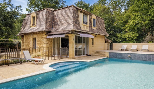 Denise, 8ps + swimming pool & jacuzzi