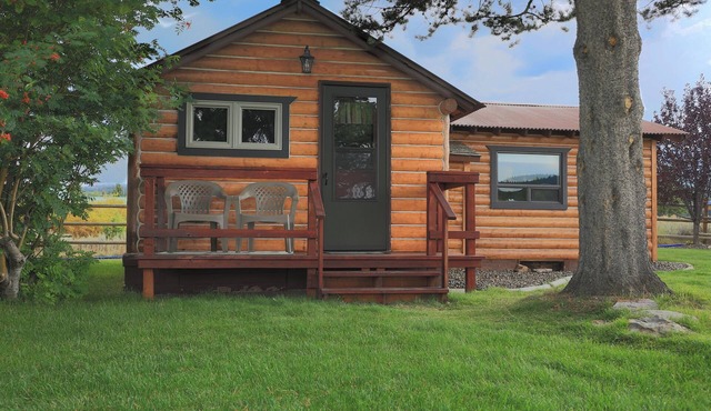 Denny Creek Cabin . Montana Hideaway
