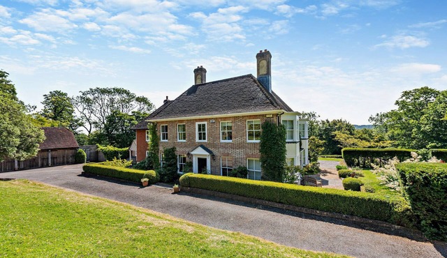 Denswood House - Six Bedroom House, Sleeps 12