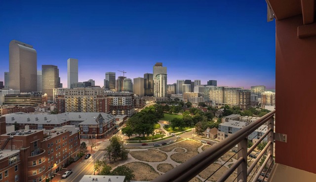 Denver Highrise Condo with Amazing Views