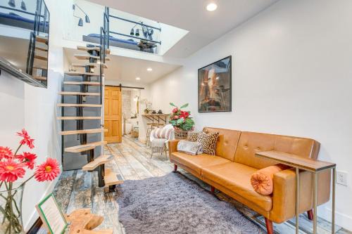 Denver Tiny House Walk to Cafes, Bars, Eateries!
