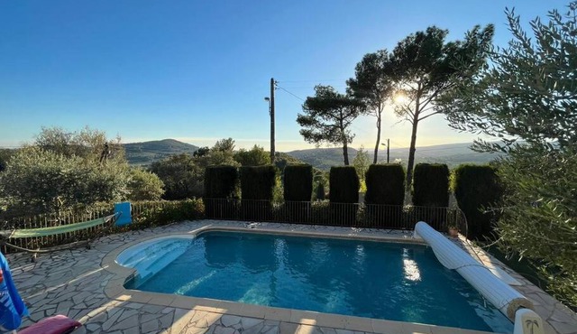 Dependance neuve entre mer et nature, climatisée avec vue