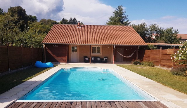 Dependence on holiday taste