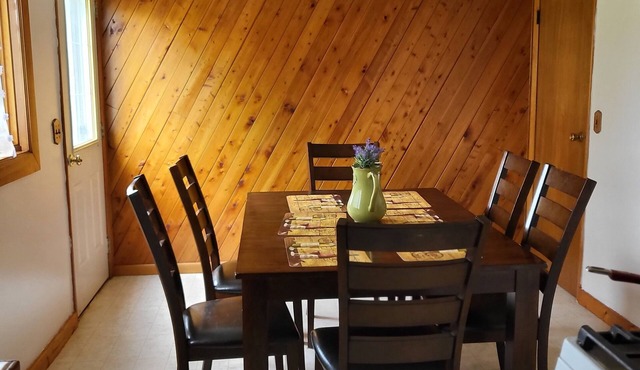 DePew Vacation Rental ~ 10 Mi to Buffalo!Near the Airport