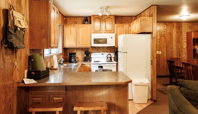 Deputy Ranger Family Cabin | 4 Bed, 2 Bath