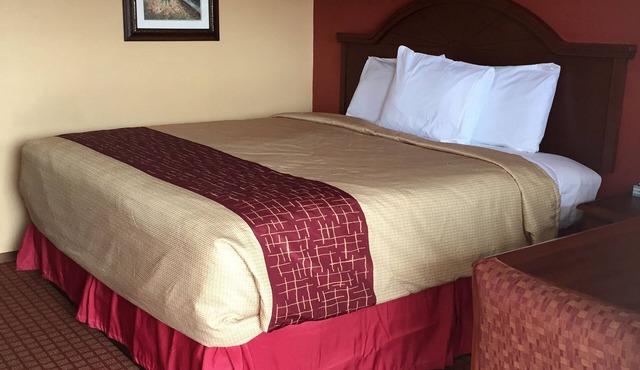 DeQueen Courtyard Inn