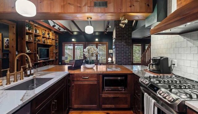 Derby Day Digs Frankfort