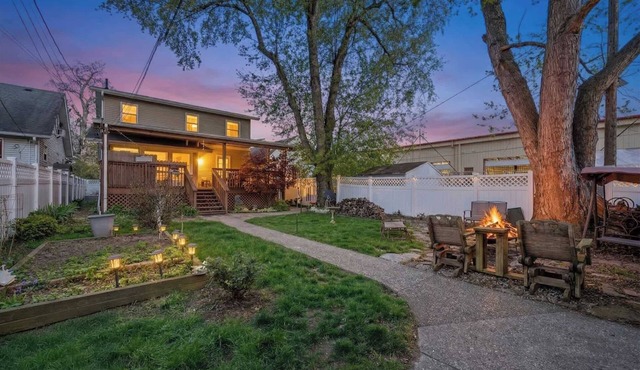 Derby Days Retreat | Firepit Fenced Yard Grill
