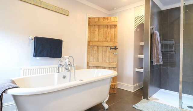 Derby Dream House - Cozy Retreat for Your Getaway