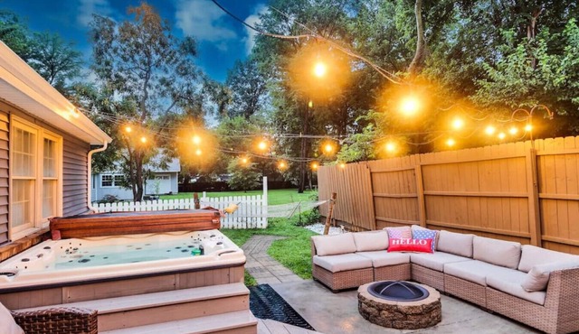 +Derby Home-HOT TUB, Barrel Sauna, Firepit, PETS+