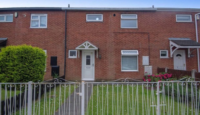 Derby Luxe Stay – Spacious Comfort with a Touch of Elegance!