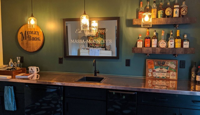 Derby/PGA Ready Retreat with Curated Bourbon Bar - 5 BR 3.5 Bath - Sleeps12!
