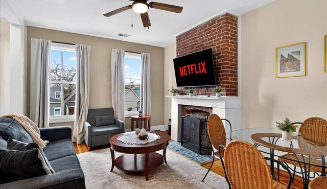DERBY weekend ready! Sleeps 14 close to Churchill!
