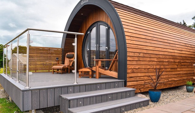 Derecroft Glamping Luxury Lodgepods with Jacuzzi Hot Tub