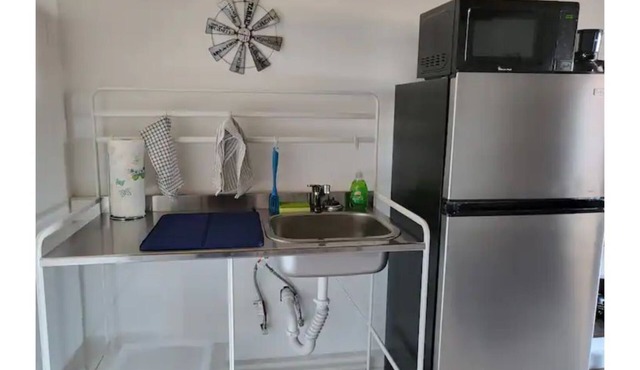 Derekville #4 - Private Unit - Gated Pool