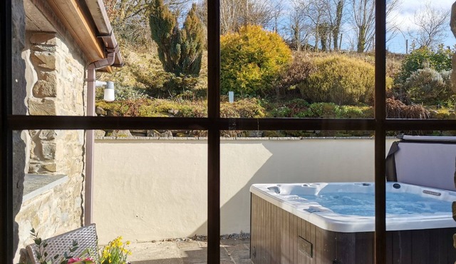 Deri'r Cwm - Two Bedroom House, Sleeps 4