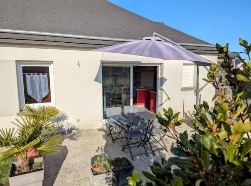 Derrière l'étang- maison moderne