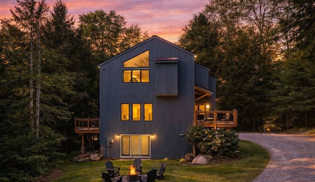 Derry Woods Cabin: Views | Deck | Lowell Lake