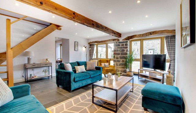 Derwen - Two Bedroom House, Sleeps 4