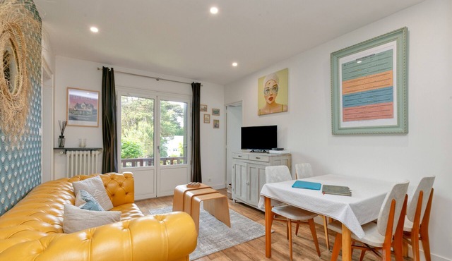 Des Dryades Apartment, Cosy 60m2 with Shared Pool, Balcony & Wi-Fi